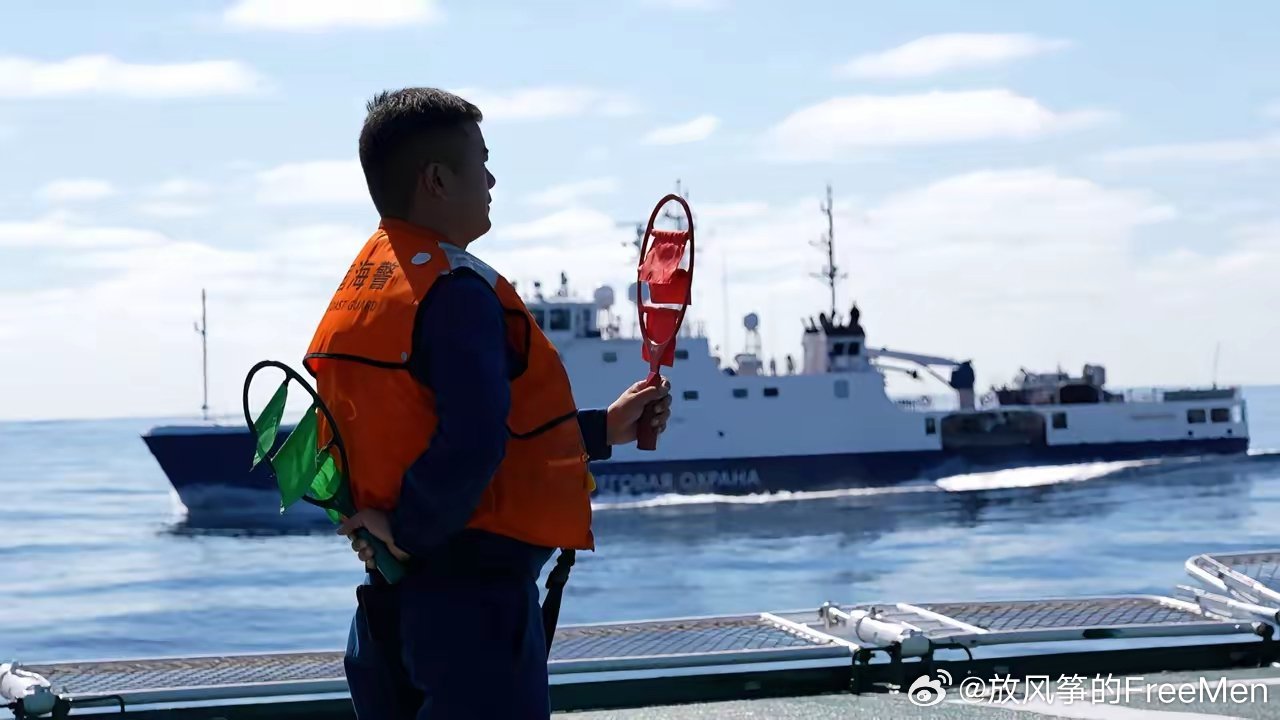 中国海警舰艇首次进入北冰洋海域，历史性航程与深远意义